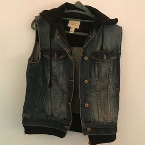 Sleeveless denim vest